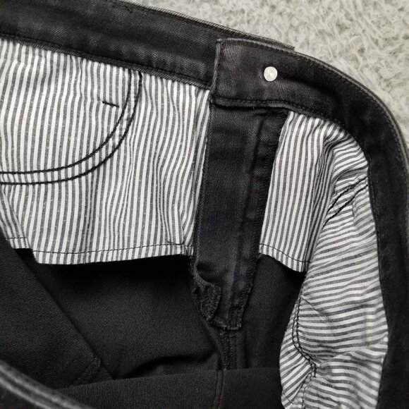 Talbots Jeans Womens 14 Petite Black High Rise Cropped Stretch Denim Capri - Picture 10 of 12